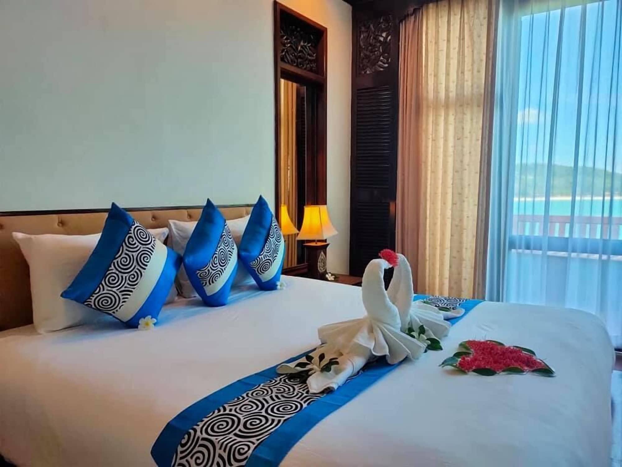 Racha Kiri Resort & Spa, Ханом Экстерьер фото